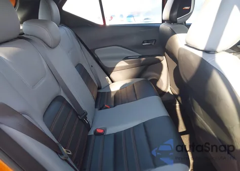 2023 Nissan Kicks Sr Xtronic Cvt z USA, uszkodzony, nr VIN 3N1CP5DV4PL525249